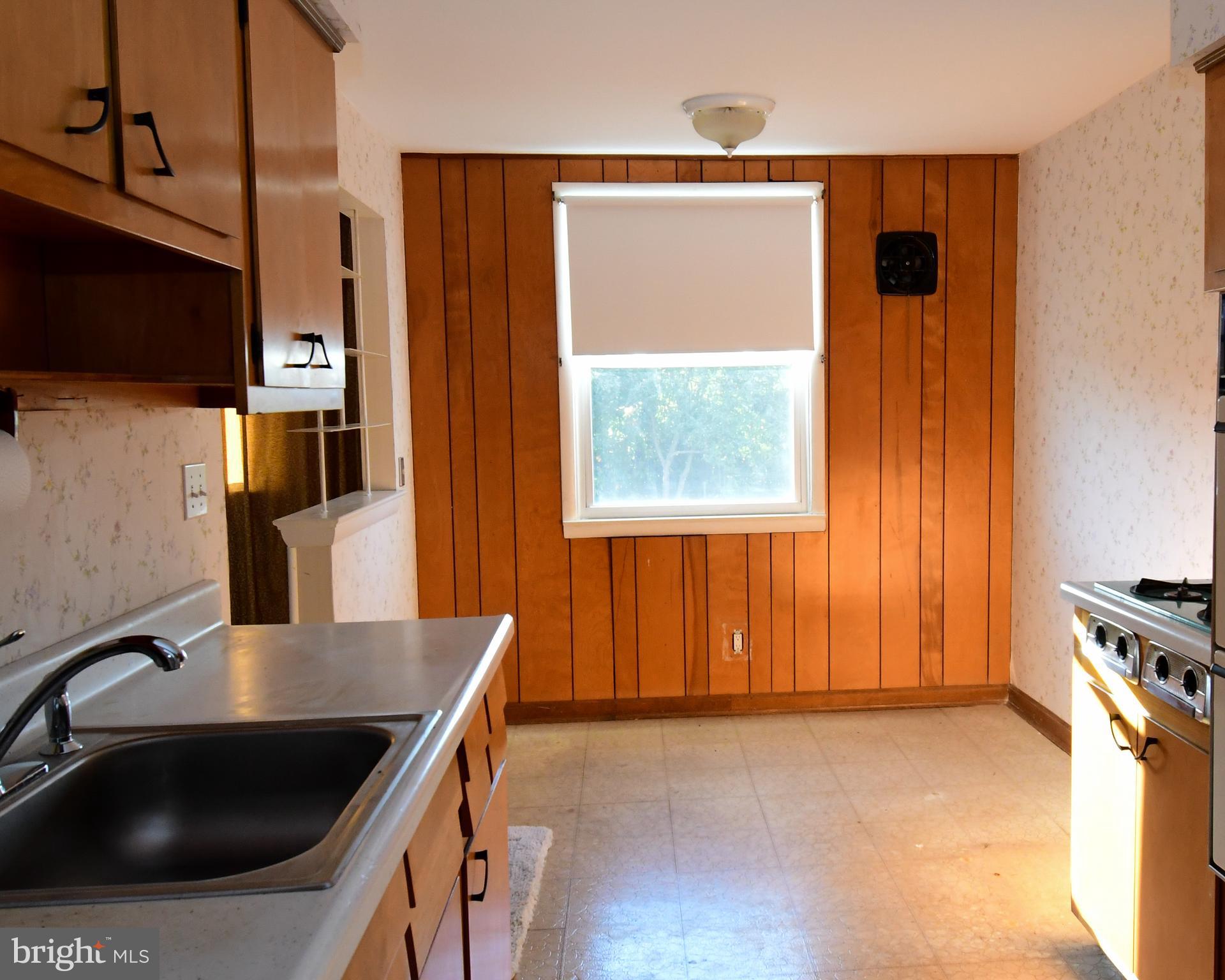 136 Hickory Hill Road Philadelphia, PA 19154 - Photo 7 of 19 Kitchen