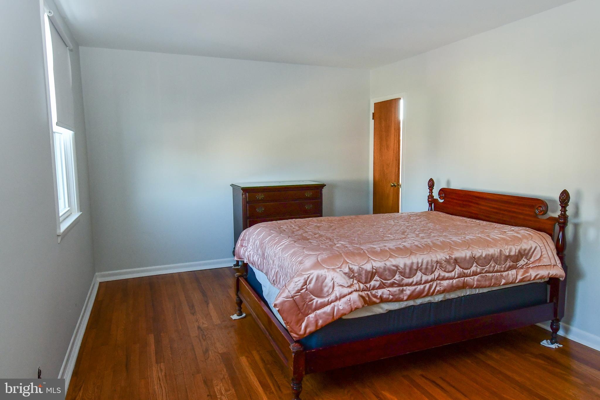 136 Hickory Hill Road Philadelphia, PA 19154 - Photo 9 of 19 Master Bedroom