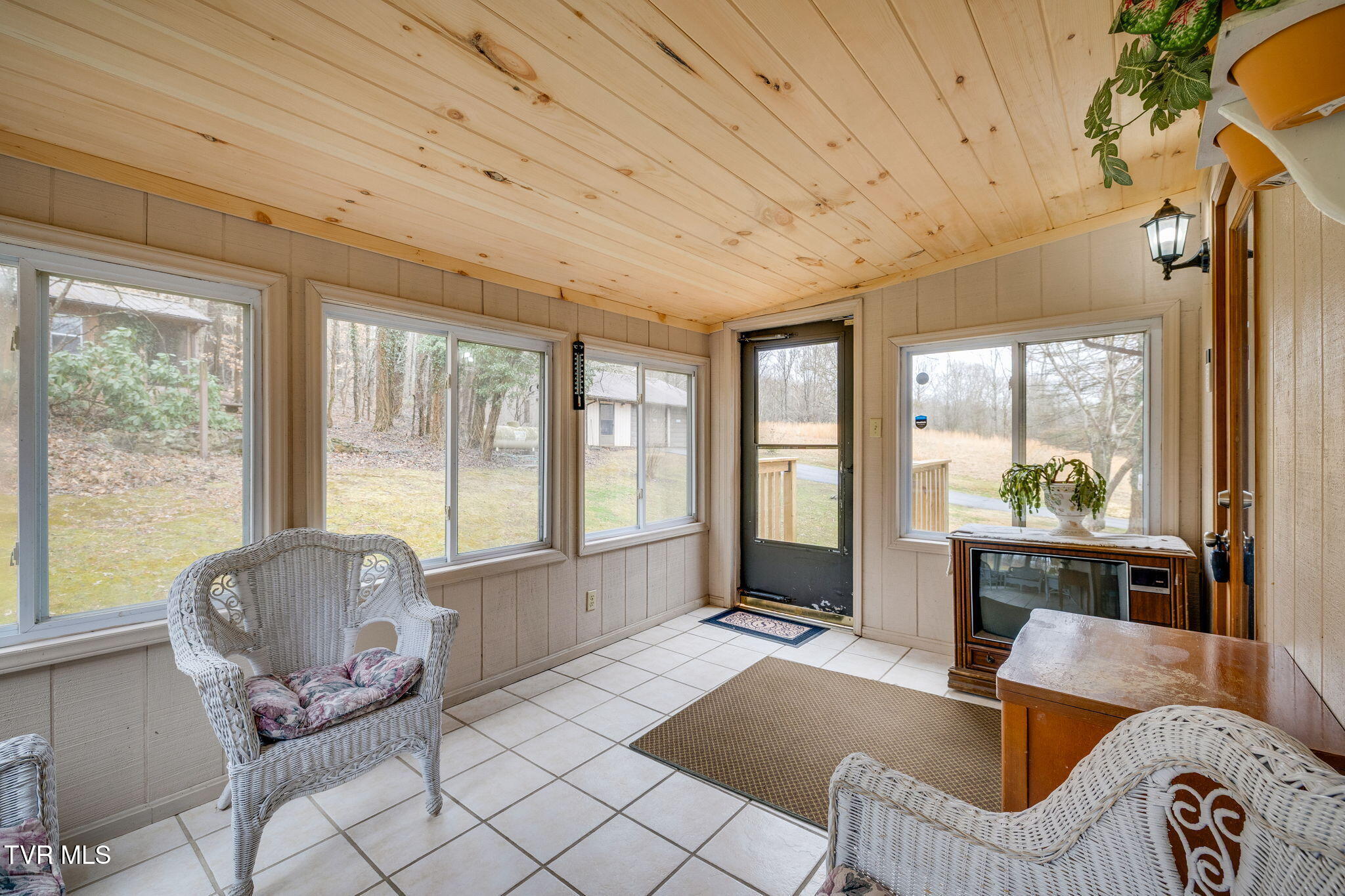 1308 Reedy Creek Road Bristol, TN 37620 - Photo 30 of 59 029