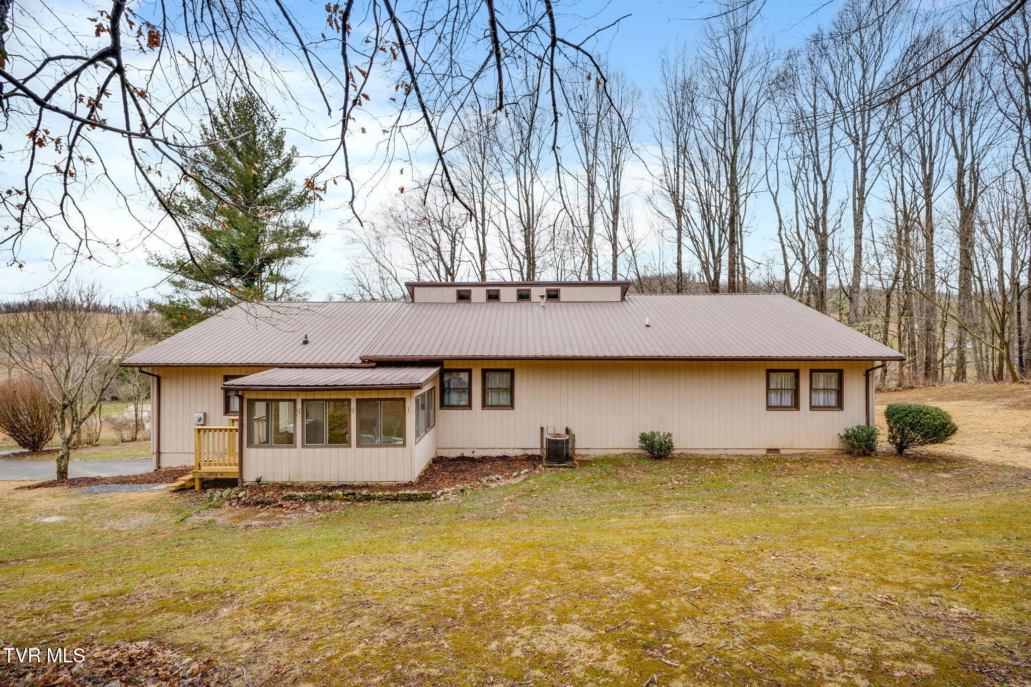 1308 Reedy Creek Road Bristol, TN 37620 - Photo 33 of 59 032