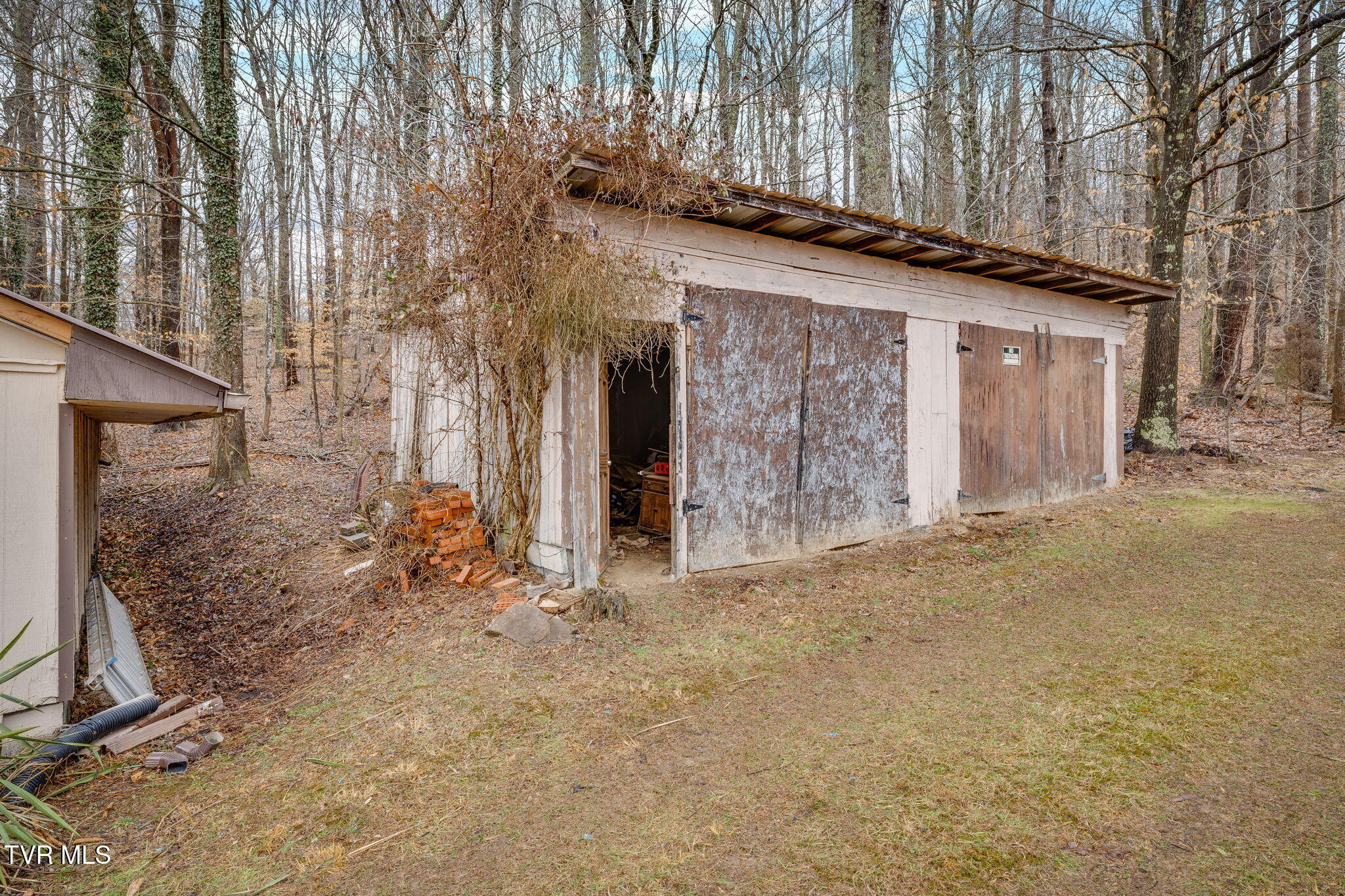 1308 Reedy Creek Road Bristol, TN 37620 - Photo 35 of 59 034