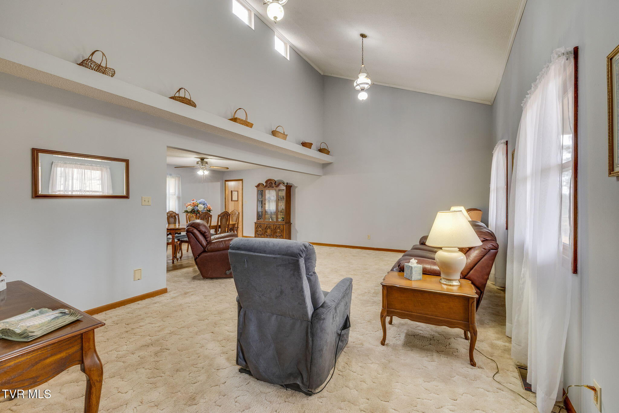 1308 Reedy Creek Road Bristol, TN 37620 - Photo 6 of 59 005