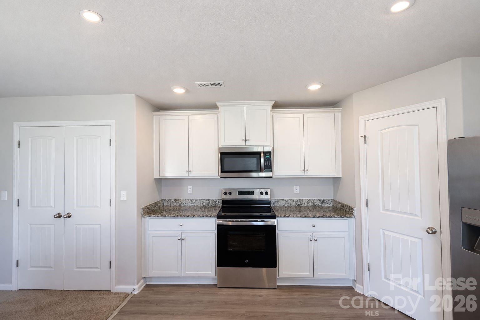 1408 Nia Road Charlotte, NC 28215 - Photo 8 of 34