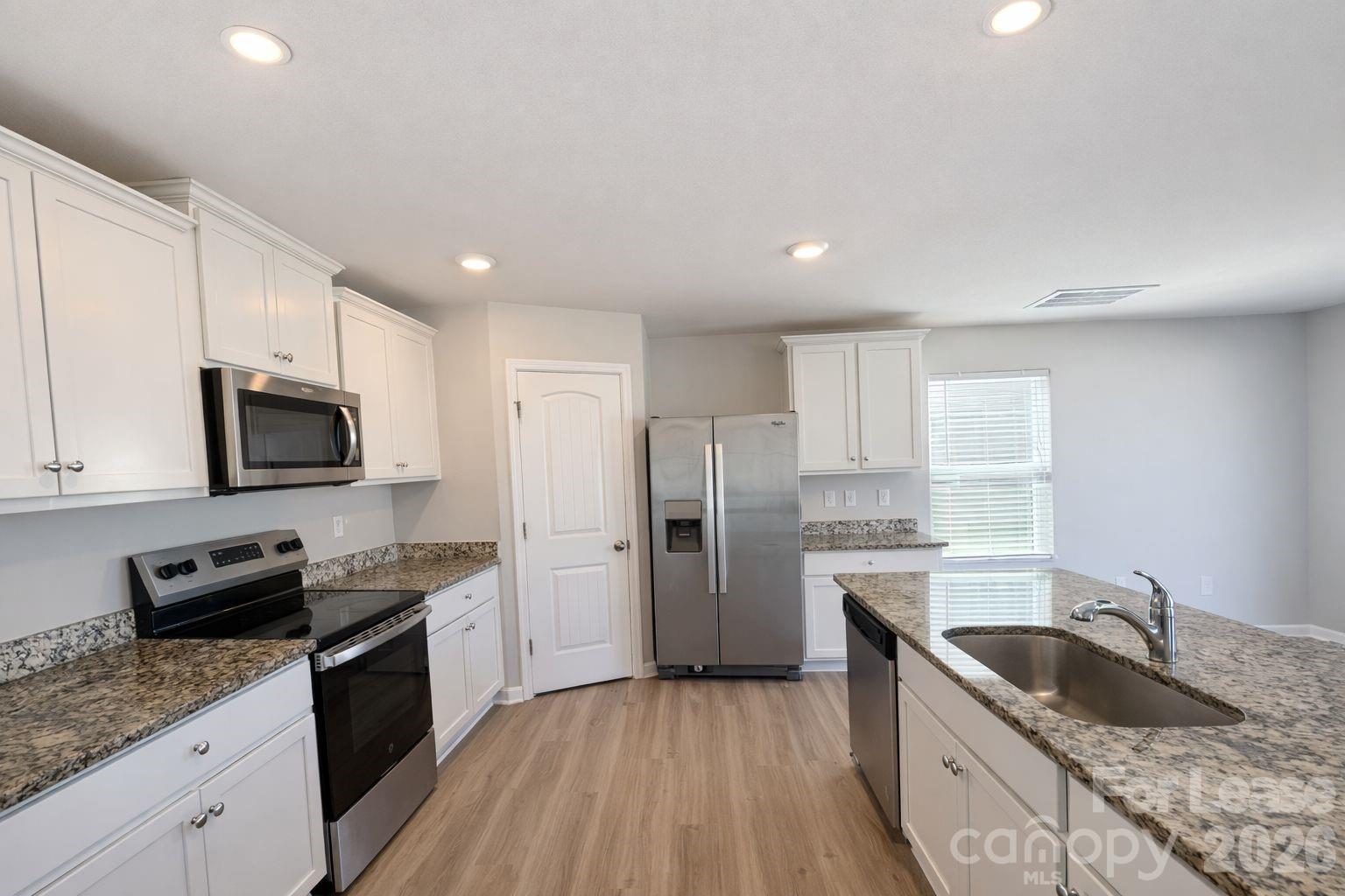 1408 Nia Road Charlotte, NC 28215 - Photo 9 of 34