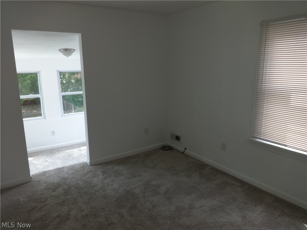 7419 Jameson Road Parma, OH 44129 - Photo 24 of 33
