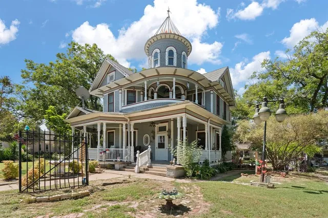 $355,900 | 200 Northwest 4th Street, Hubbard, TX 76648