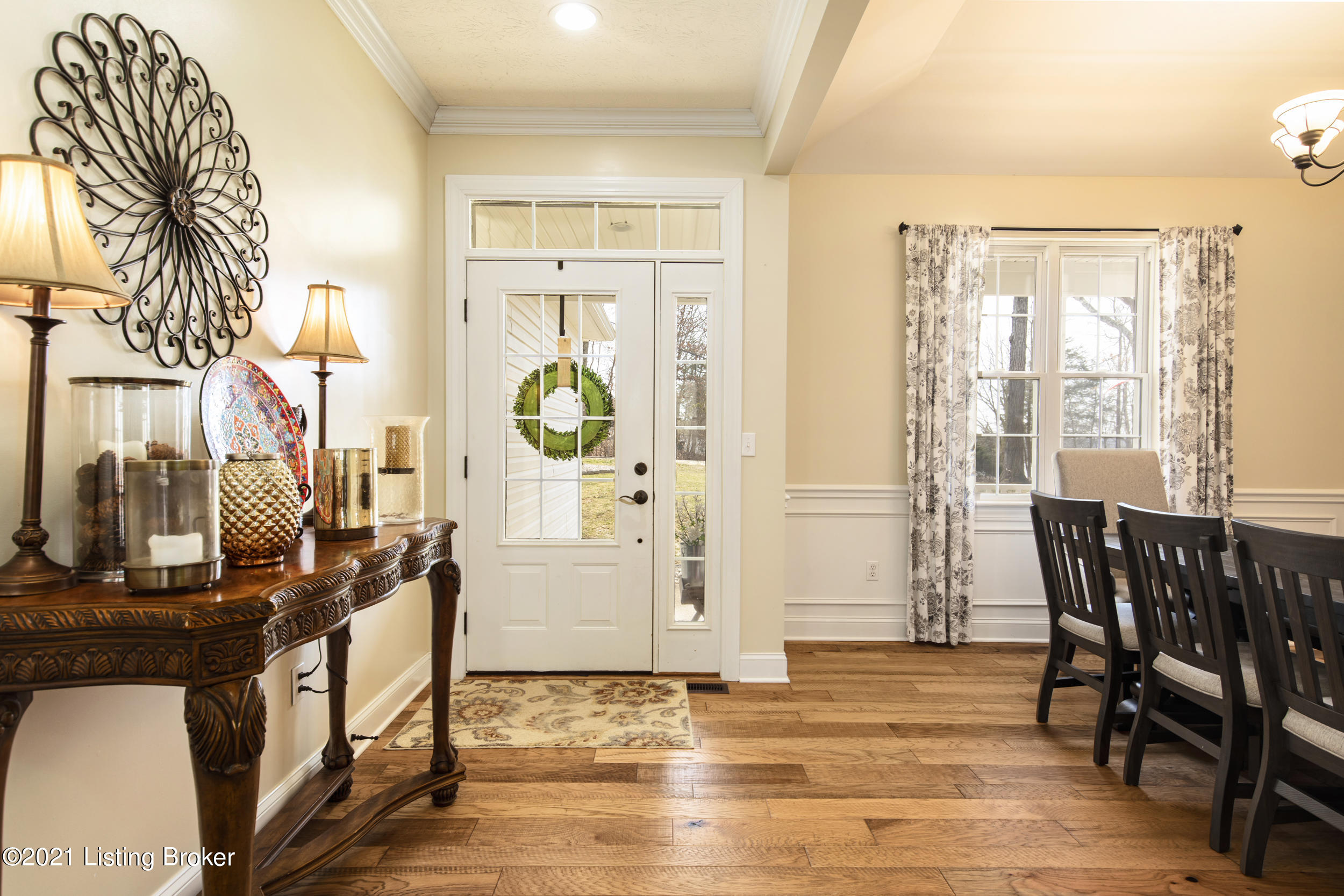 355 Sunny View Road Brandenburg, KY 40108 - Photo 5 of 76 Warmly Greets Guests