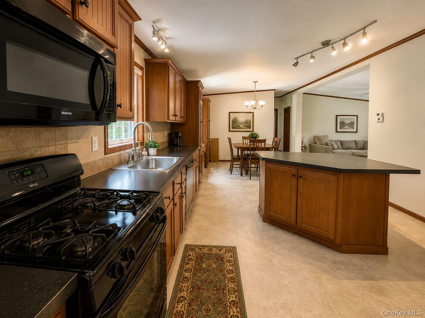 131 Rymrock Road, Unit 18 Kingston, NY 12401 - Photo 6 of 17 Gallery Image 6
