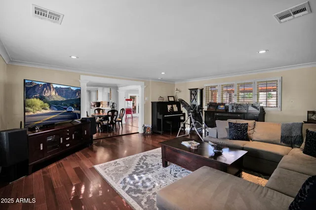 $1,395,000 | 104 East Myrtle Avenue, Phoenix, AZ 85020