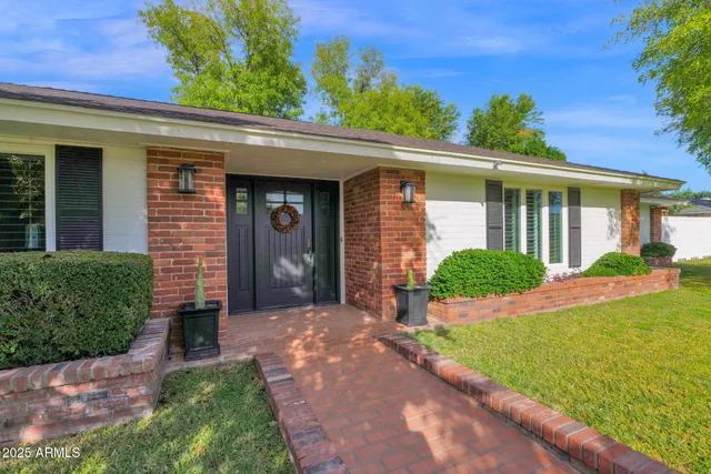 $1,395,000 | 104 East Myrtle Avenue, Phoenix, AZ 85020