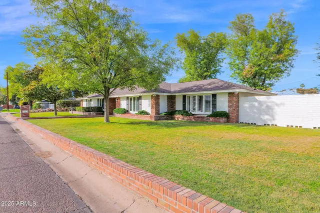 $1,395,000 | 104 East Myrtle Avenue, Phoenix, AZ 85020