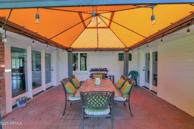 $1,395,000 | 104 East Myrtle Avenue, Phoenix, AZ 85020