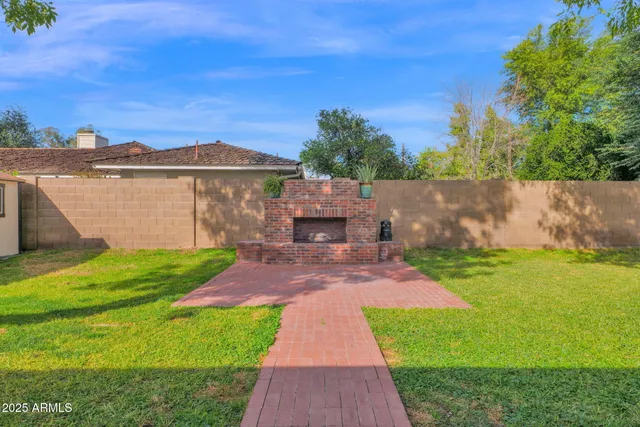 $1,395,000 | 104 East Myrtle Avenue, Phoenix, AZ 85020