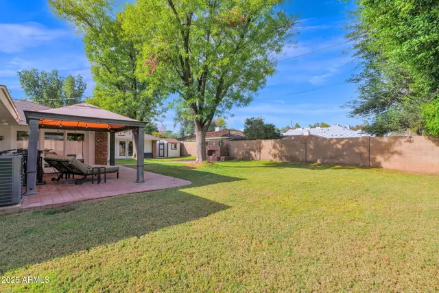 $1,395,000 | 104 East Myrtle Avenue, Phoenix, AZ 85020