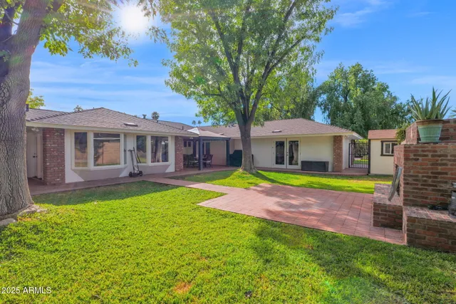 $1,395,000 | 104 East Myrtle Avenue, Phoenix, AZ 85020