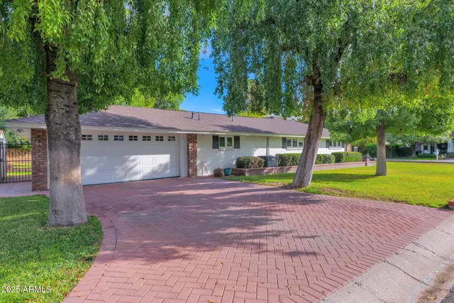 $1,395,000 | 104 East Myrtle Avenue, Phoenix, AZ 85020
