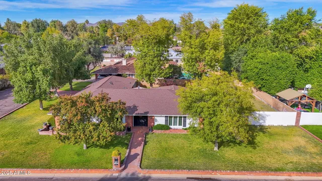 $1,395,000 | 104 East Myrtle Avenue, Phoenix, AZ 85020