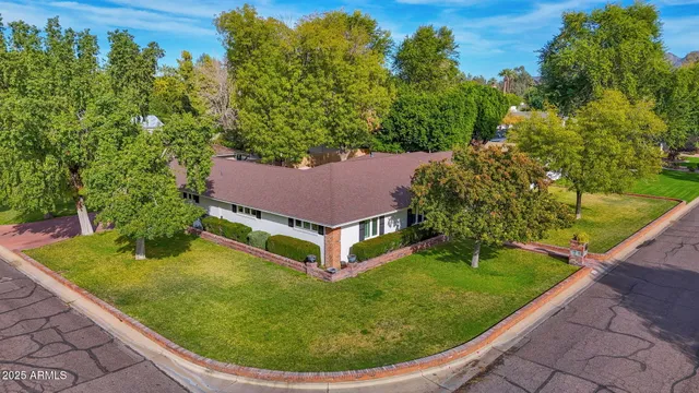 $1,395,000 | 104 East Myrtle Avenue, Phoenix, AZ 85020