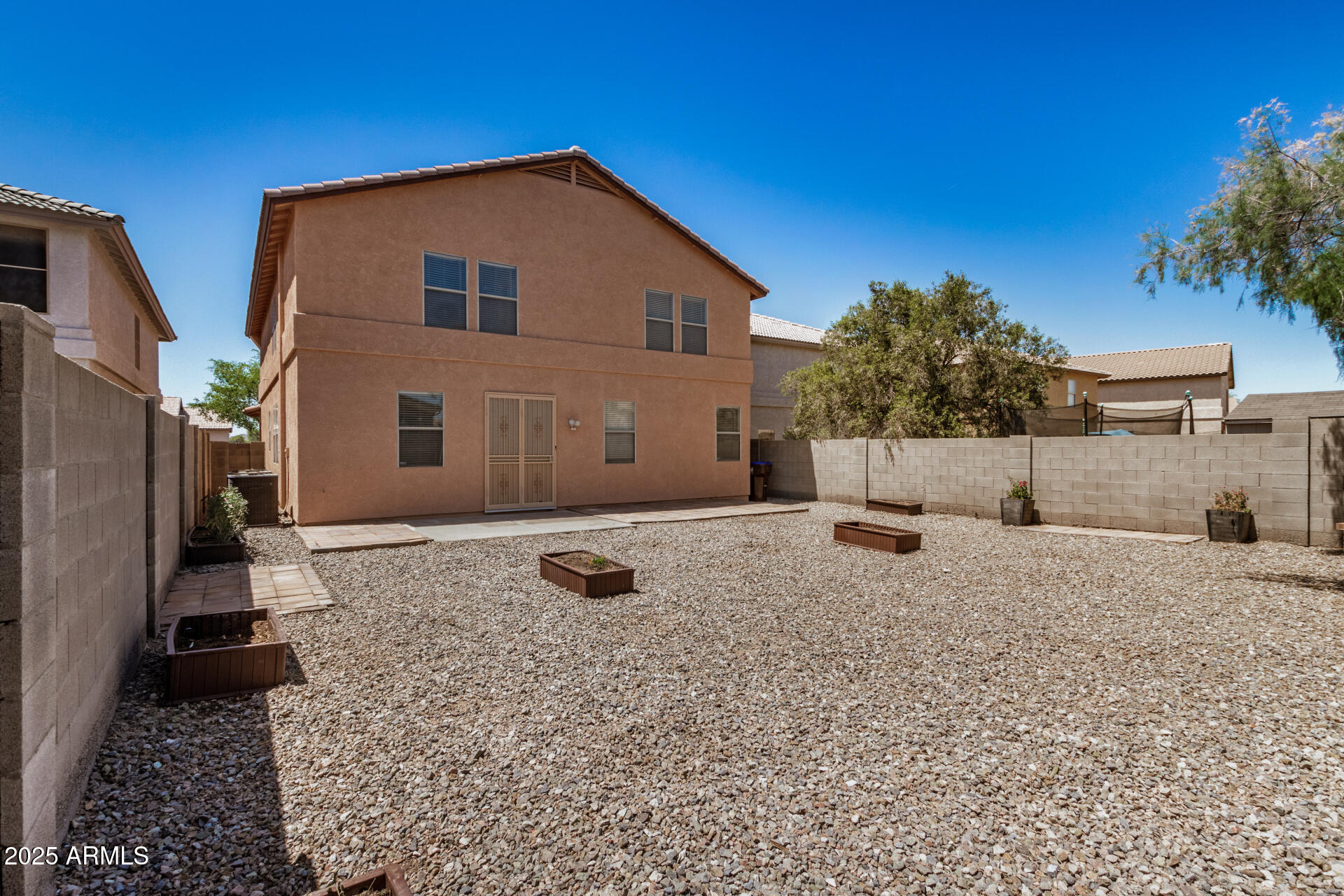 18475 North Madison Road Maricopa, AZ 85139 - Photo 39 of 40 a backyard of a house