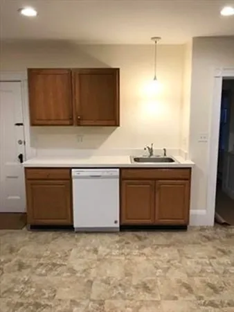 $2,600 | 108 Cottage Street, Unit 1, Norwood, MA 02062