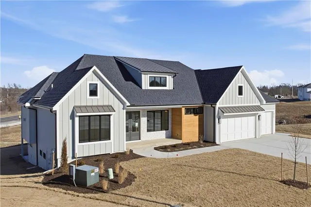 $1,099,950 | 1817 Northeast Lashbrook Drive, Lee's Summit, MO 64086