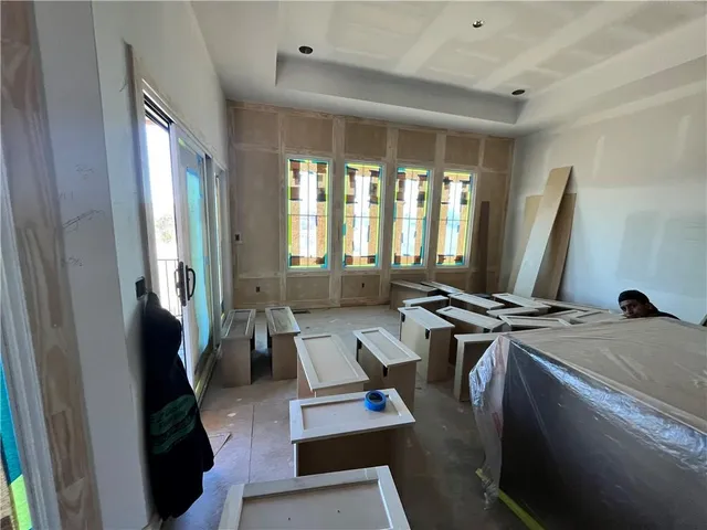 $1,099,950 | 1817 Northeast Lashbrook Drive, Lee's Summit, MO 64086