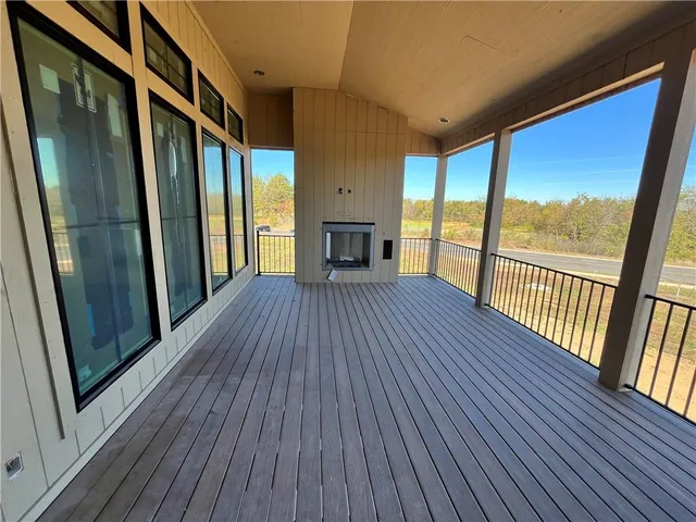 $1,099,950 | 1817 Northeast Lashbrook Drive, Lee's Summit, MO 64086