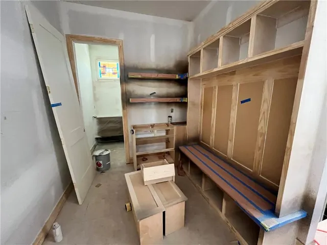 $1,099,950 | 1817 Northeast Lashbrook Drive, Lee's Summit, MO 64086