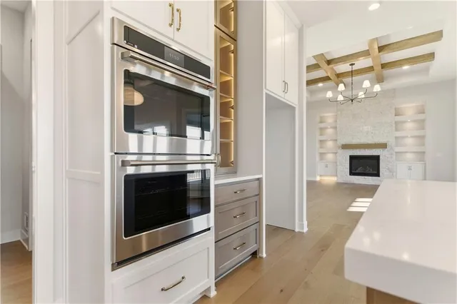 $1,099,950 | 1817 Northeast Lashbrook Drive, Lee's Summit, MO 64086