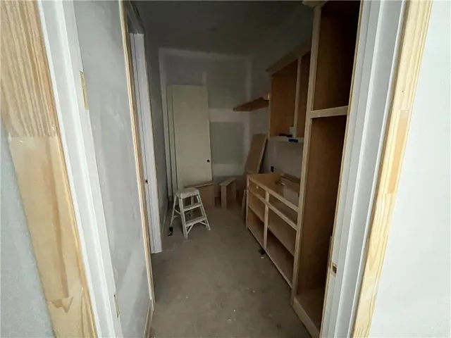 $1,099,950 | 1817 Northeast Lashbrook Drive, Lee's Summit, MO 64086