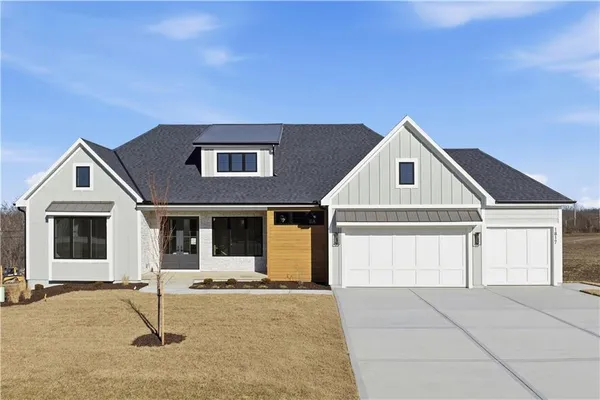 $1,099,950 | 1817 Northeast Lashbrook Drive, Lee's Summit, MO 64086