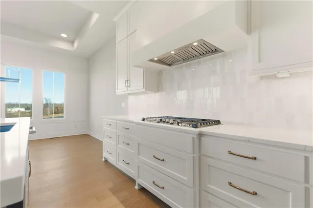 $1,099,950 | 1817 Northeast Lashbrook Drive, Lee's Summit, MO 64086