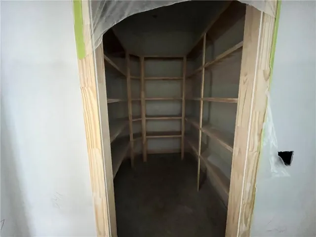 $1,099,950 | 1817 Northeast Lashbrook Drive, Lee's Summit, MO 64086