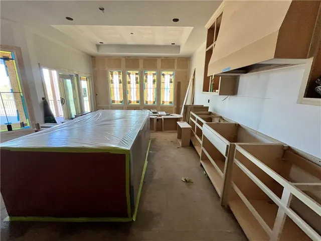 $1,099,950 | 1817 Northeast Lashbrook Drive, Lee's Summit, MO 64086