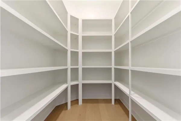 $1,099,950 | 1817 Northeast Lashbrook Drive, Lee's Summit, MO 64086