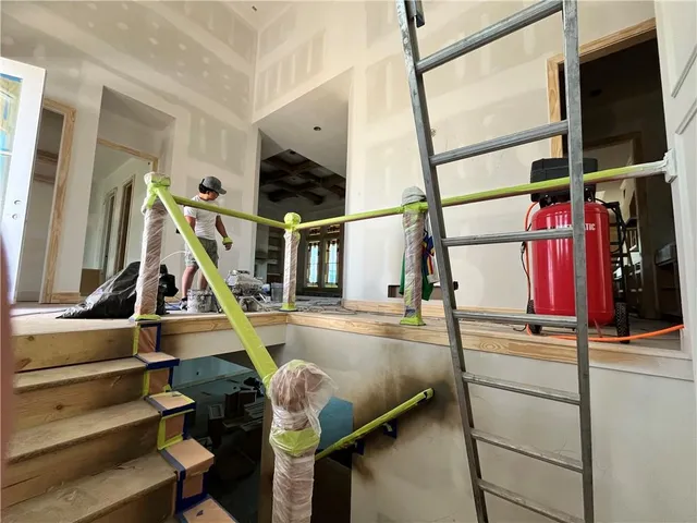 $1,099,950 | 1817 Northeast Lashbrook Drive, Lee's Summit, MO 64086