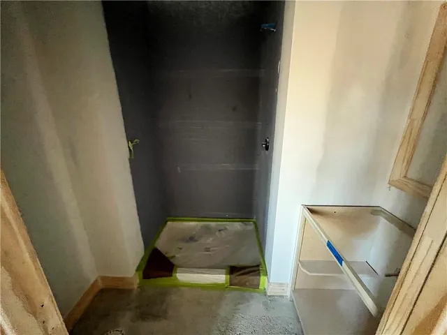 $1,099,950 | 1817 Northeast Lashbrook Drive, Lee's Summit, MO 64086