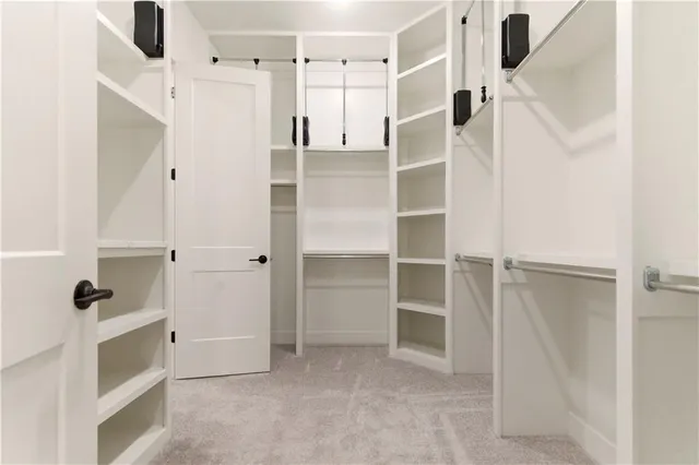 $1,099,950 | 1817 Northeast Lashbrook Drive, Lee's Summit, MO 64086