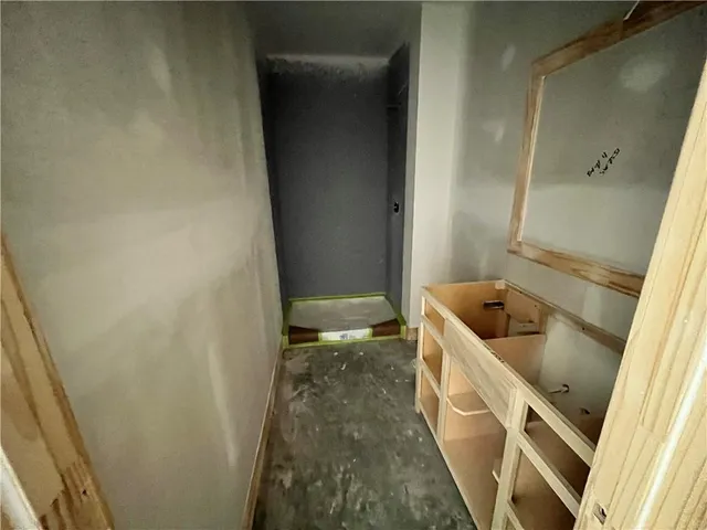 $1,099,950 | 1817 Northeast Lashbrook Drive, Lee's Summit, MO 64086