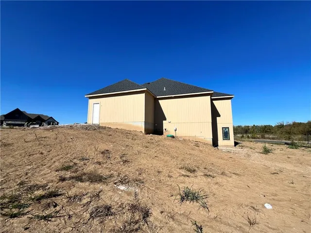 $1,099,950 | 1817 Northeast Lashbrook Drive, Lee's Summit, MO 64086