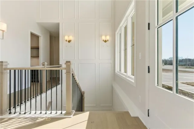 $1,099,950 | 1817 Northeast Lashbrook Drive, Lee's Summit, MO 64086