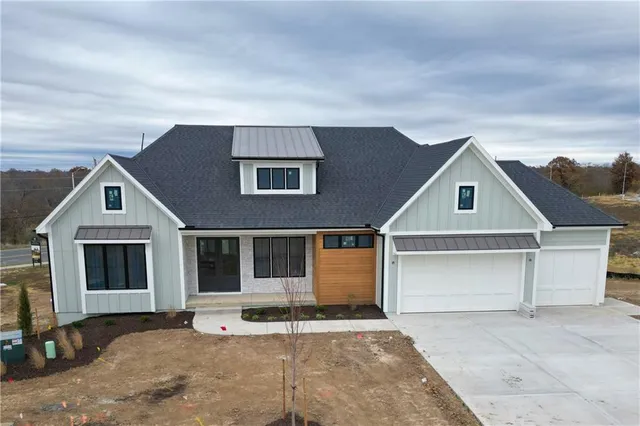 $1,099,950 | 1817 Northeast Lashbrook Drive, Lee's Summit, MO 64086