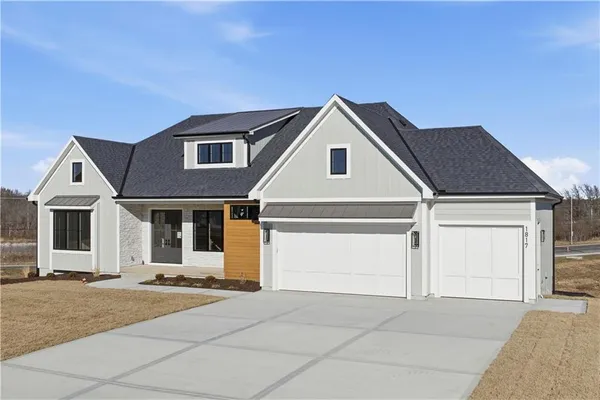 $1,099,950 | 1817 Northeast Lashbrook Drive, Lee's Summit, MO 64086