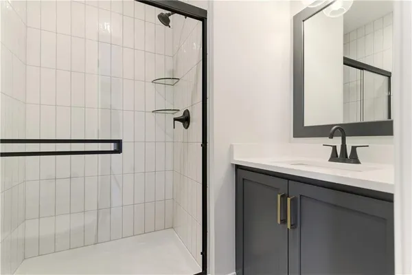 $1,099,950 | 1817 Northeast Lashbrook Drive, Lee's Summit, MO 64086