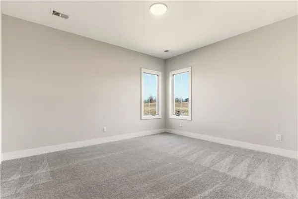 $1,099,950 | 1817 Northeast Lashbrook Drive, Lee's Summit, MO 64086