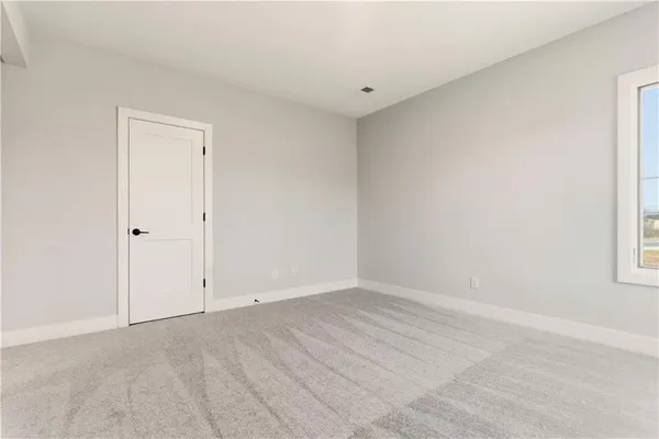 $1,099,950 | 1817 Northeast Lashbrook Drive, Lee's Summit, MO 64086