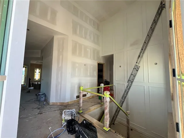 $1,099,950 | 1817 Northeast Lashbrook Drive, Lee's Summit, MO 64086