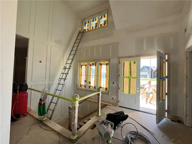 $1,099,950 | 1817 Northeast Lashbrook Drive, Lee's Summit, MO 64086