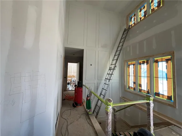 $1,099,950 | 1817 Northeast Lashbrook Drive, Lee's Summit, MO 64086