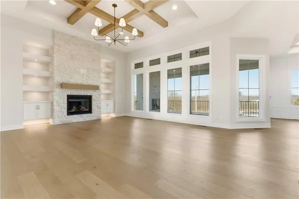 $1,099,950 | 1817 Northeast Lashbrook Drive, Lee's Summit, MO 64086